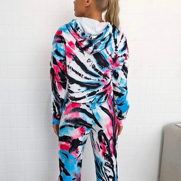 🦋 Tie Dye Printed Long Sleeve Crop Top Sweatsuit 😍 - Picture 2 of 10